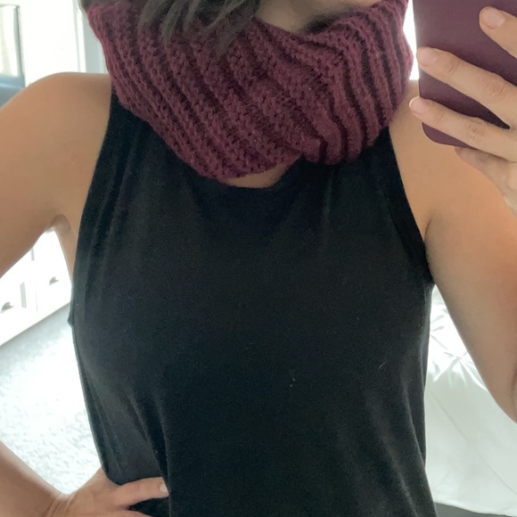 Call It Spring | Chunky Knitted Infinity Scarf - Picture 3 of 4